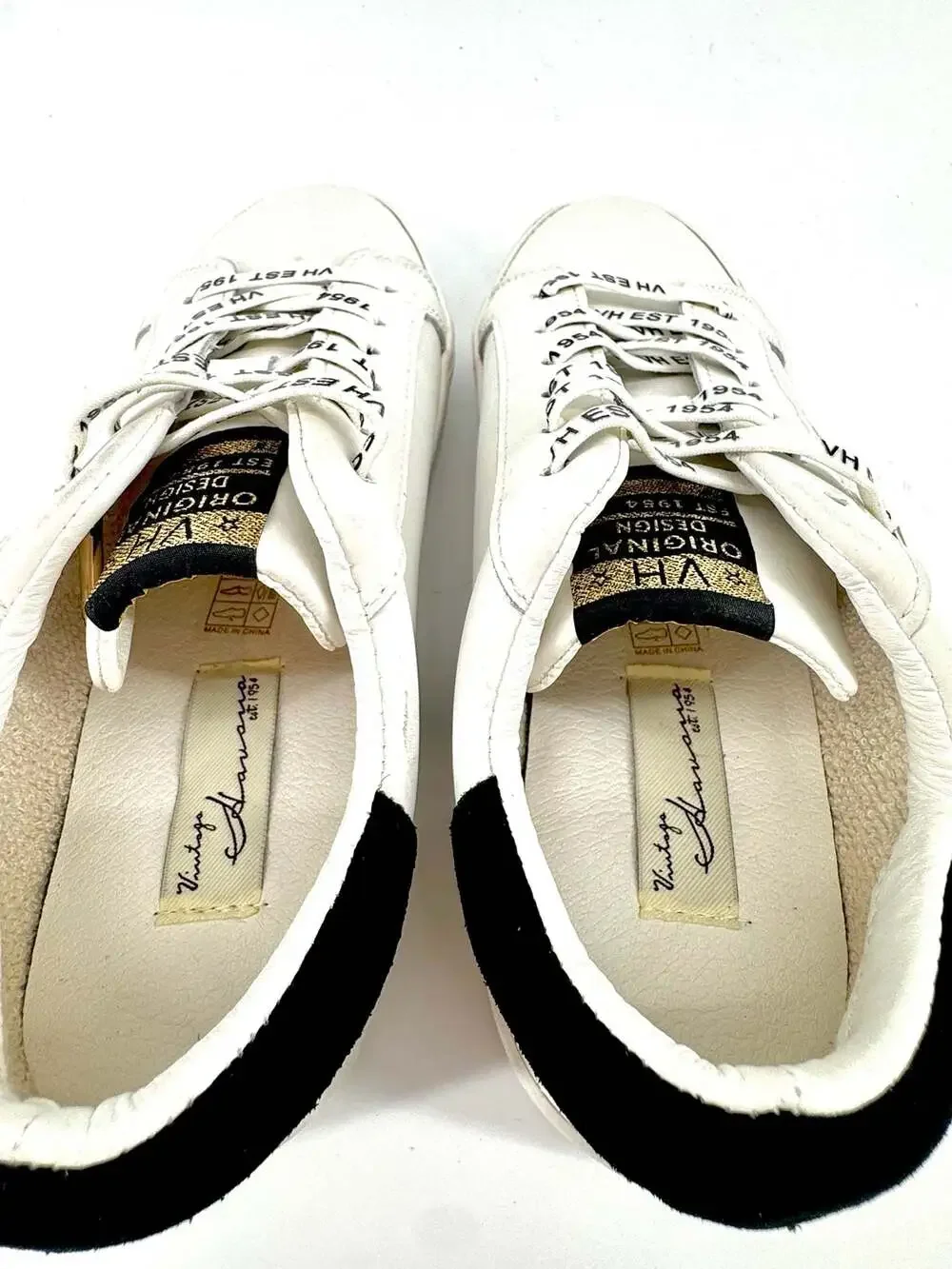 NIB Vintage Havana Epic Leather Low Top Sneakers White Gold Star Size 8 / 38